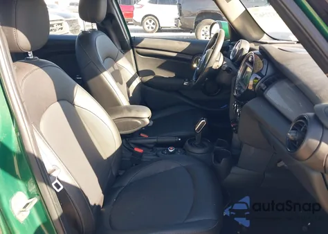 2020 Mini Hardtop Oxford Edition из США, поврежденный, VIN WMWXU7C06L2M63032